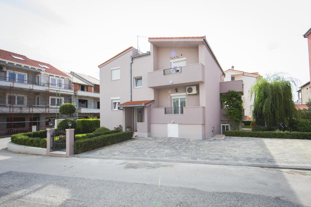 Apartment Karla&Nella Стобрек Экстерьер фото