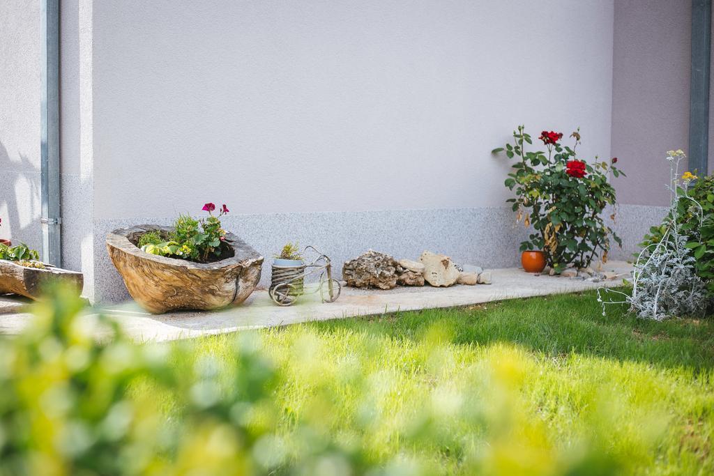 Apartment Karla&Nella Стобрек Экстерьер фото